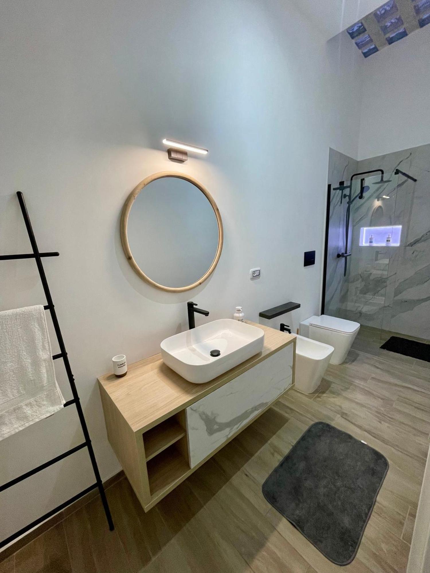 Cristina Home San Pietro Vernotico Luaran gambar